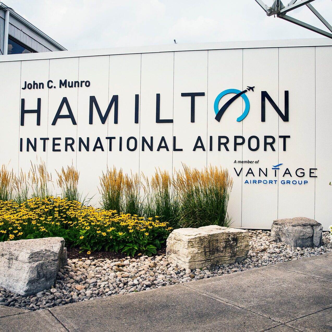 JOHN C. MUNRO HAMILTON INTERNATIONAL AIRPORT